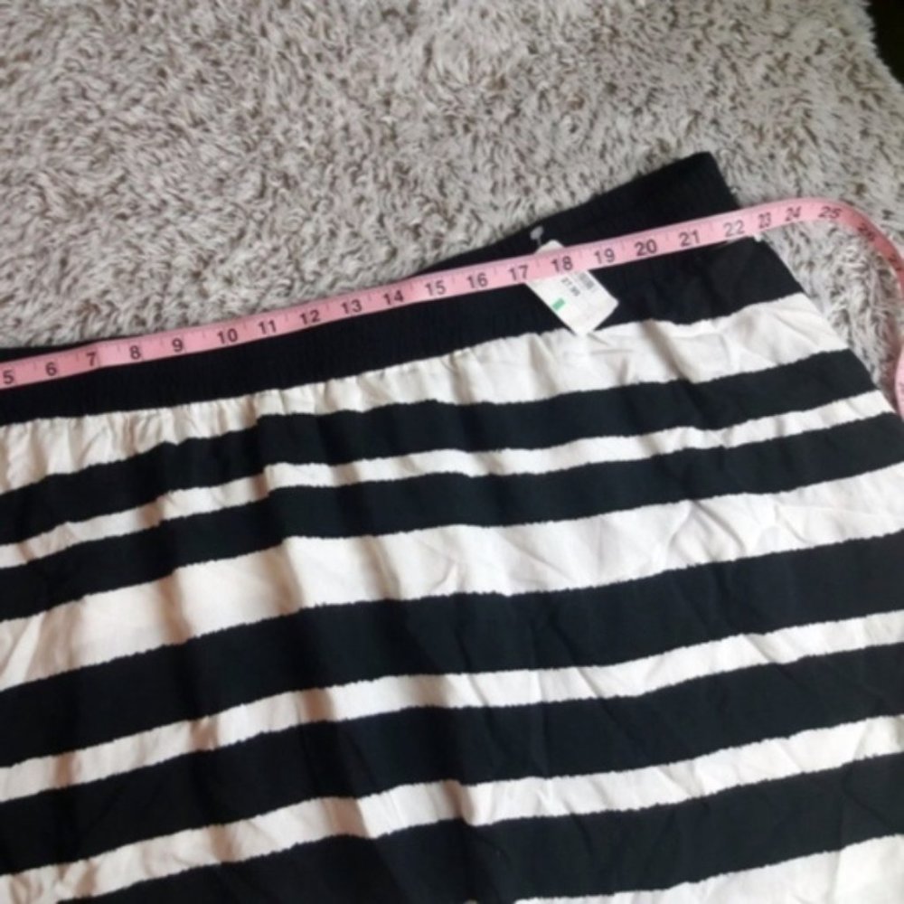 Ava & Viv 3X Striped Midi Skirt Black White Flowy Pull On Plus Size NWOT - Picture 10 of 11